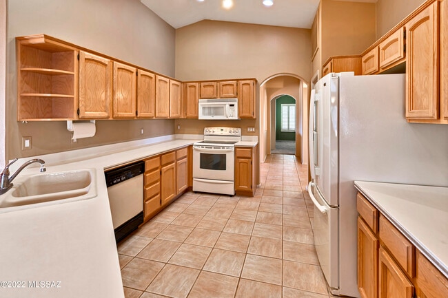 Building Photo - 65685 E Rocky Trail Dr