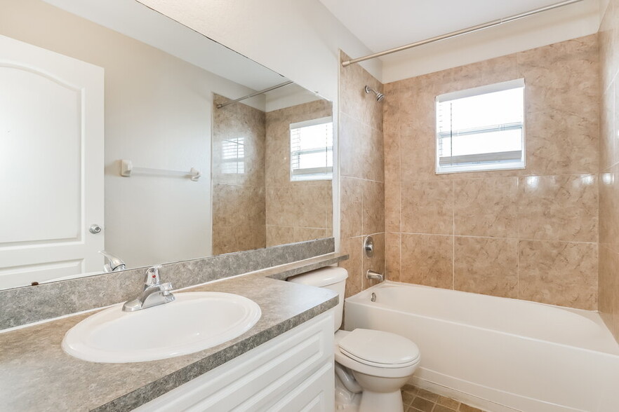 Building Photo - 3460 Stoneway Dr