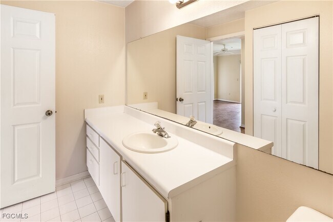 Building Photo - 11490 Villa Grand