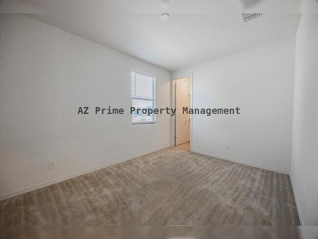 Building Photo - 3311 W Donner Dr