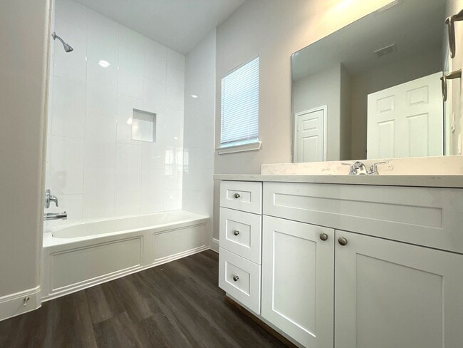 Building Photo - 1120 5th Ave N