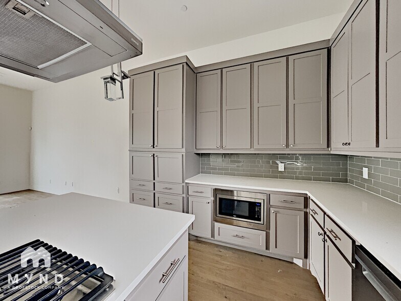 Building Photo - 4515 Cabell Dr