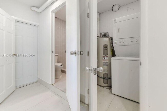 Building Photo - 725 91st St