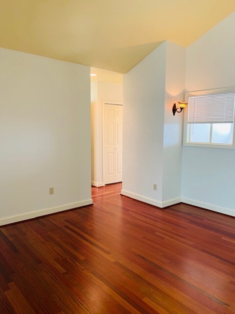 Building Photo - Stunning 2 Bedroom Townhouse Just Steps to...