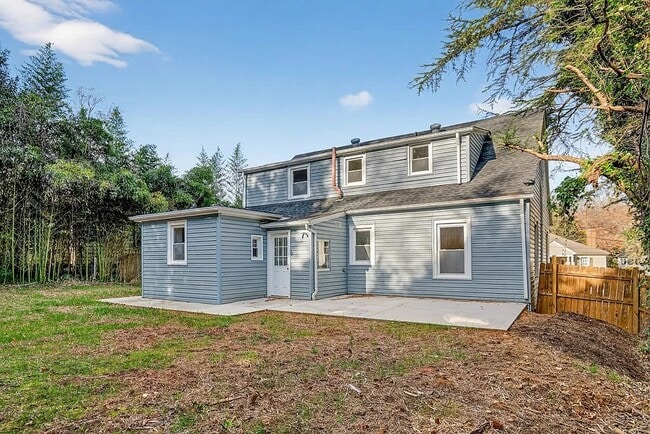 Building Photo - 326 Westhampton Ave