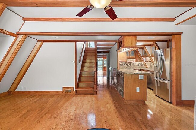 Building Photo - 507 Lakeshore Dr