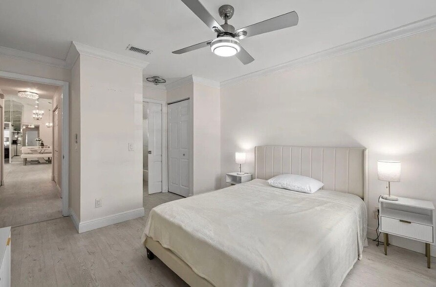 Building Photo - 9293 Heathridge Dr