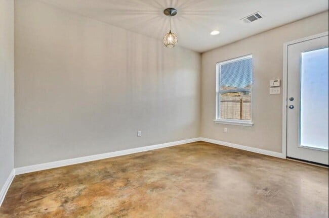 Building Photo - 4611 Graceful Ln