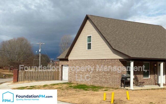 Building Photo - 238 Brook Hollow Dr