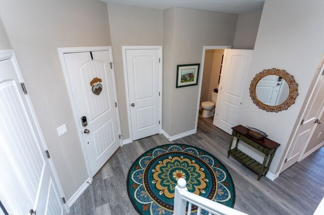 Building Photo - Stylish 3-Bedroom Townhome with Fireplace, Modern Kitchen & Spacious Layout!