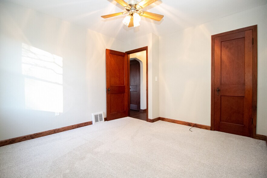 Building Photo - 423 W Capistrano Ave