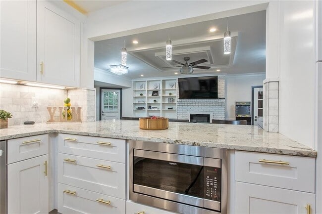 Building Photo - 6680 Williamson Dr NE