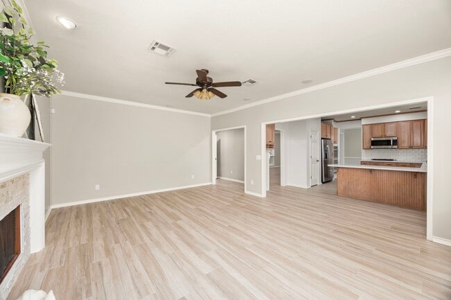 Building Photo - 22 Windfern Pl