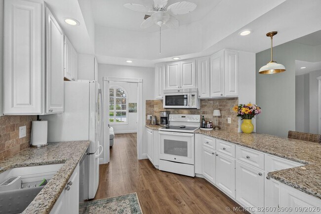 Building Photo - 2596 Irma Lake Dr