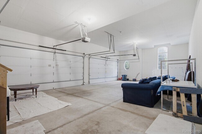 Building Photo - 2707 Turtle Lk Dr
