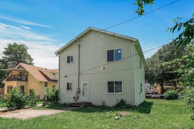 Building Photo - 306 N 23rd Ave