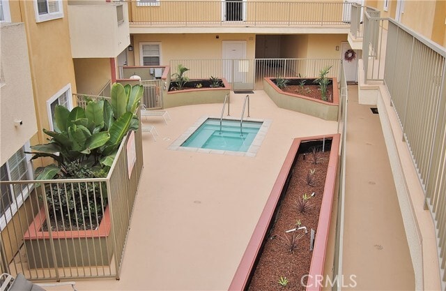 Building Photo - 1215 E San Antonio Dr