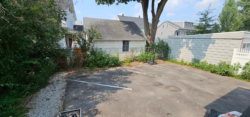 Building Photo - 28 Rawson Rd