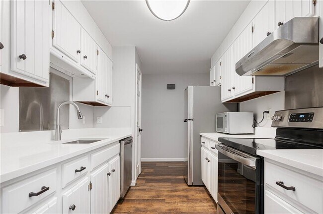 Building Photo - 45 Olney St