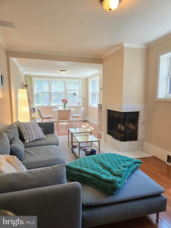 Primary Photo - 2402 Lombard St