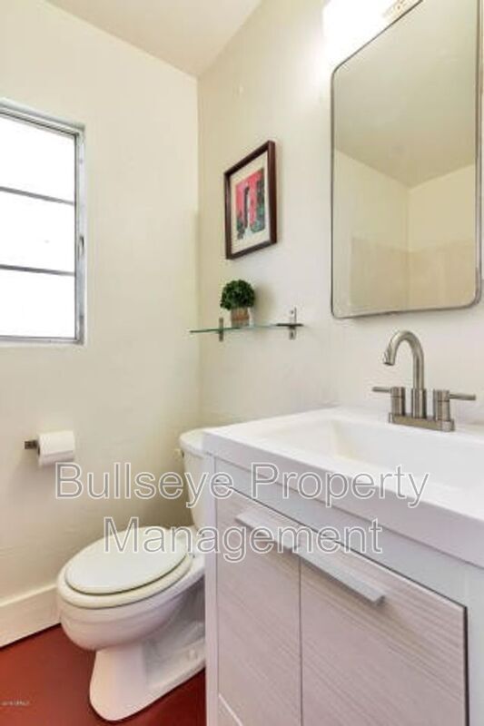 Building Photo - 2917 N 19th Ave