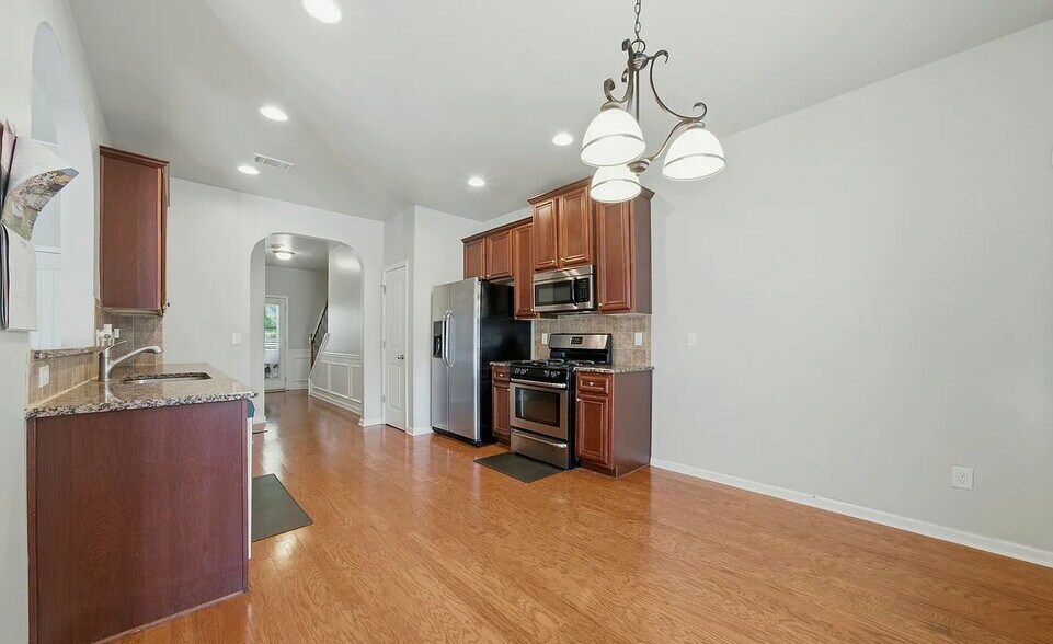 Building Photo - 9 Matador Way