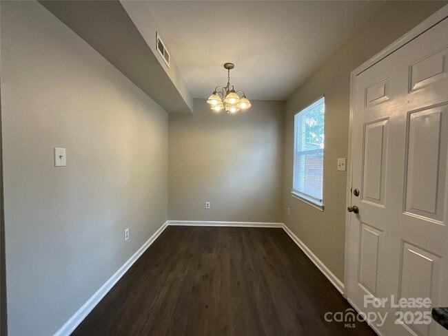 Building Photo - 8913 Hunter Ridge Dr