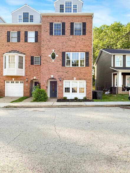 Primary Photo - 321 Ferry St