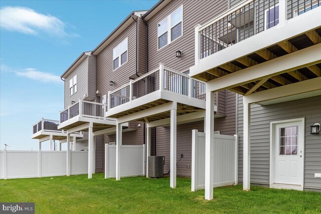 Building Photo - 210 Monteith Dr