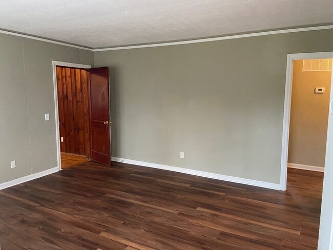 Building Photo - **AVAILABLE NOW**Nice 3 Bedroom / 1 Bathroom Home for Rent in Columbus, GA***