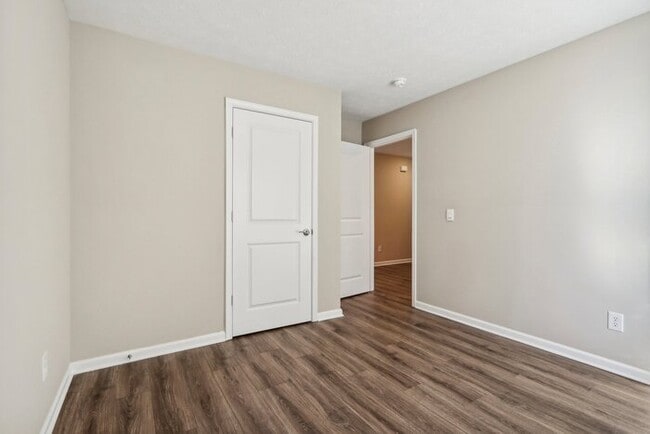 Building Photo - Fantastic 3bd/2ba home! Coming soon!