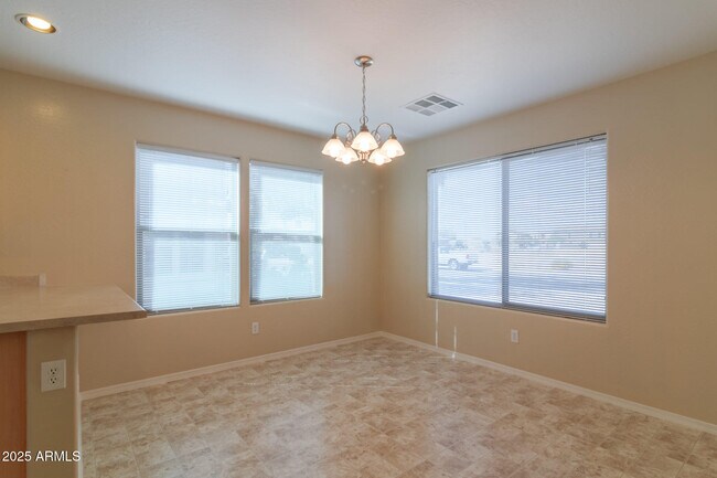 Building Photo - 11323 E Wallflower Ln