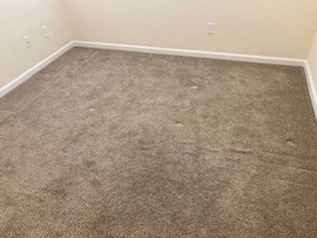 Building Photo - Single Level 3 Bedroom 2 Bath House in West Santa Rosa