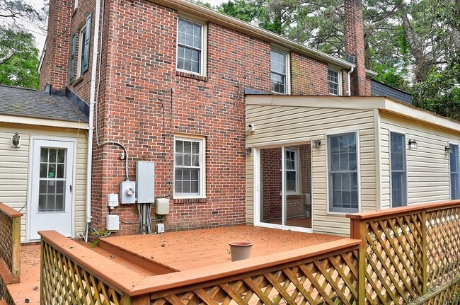 Building Photo - FOR RENT- PORTSMOUTH!