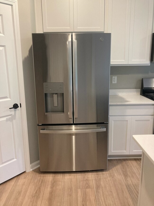 Building Photo - 17458 Ebling Trl