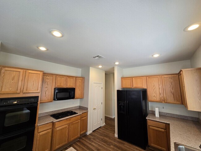Building Photo - A Fabulous single story home in NW Las Vegas