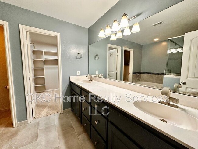 Building Photo - 14001 Korbyn Dr