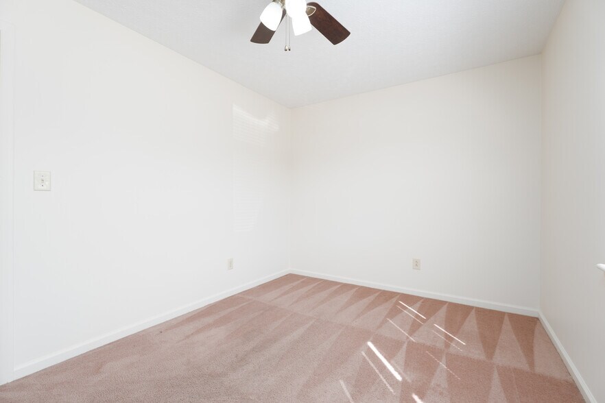 Building Photo - 633 Princeton Pkwy