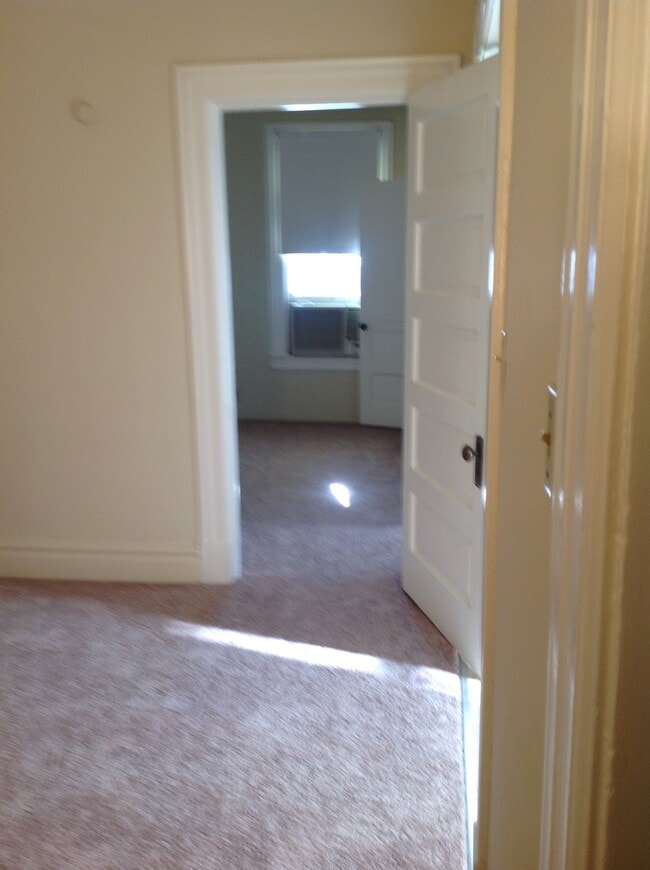 Building Photo - 2524 J St