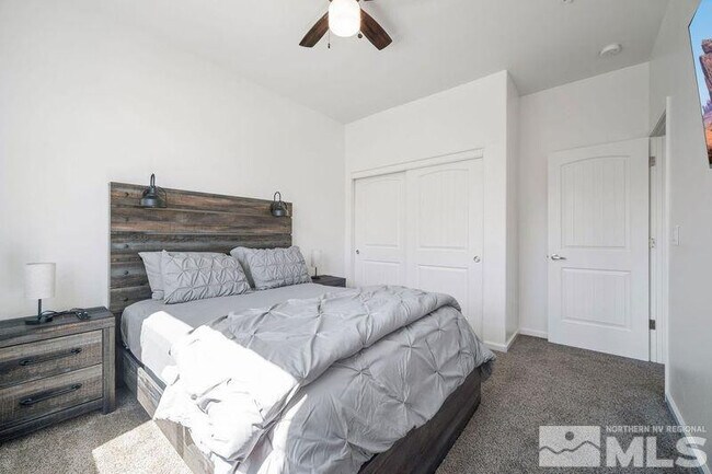 Building Photo - 2490 Eastshore Pl