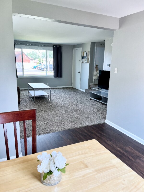 Building Photo - 2776 Eggert Rd