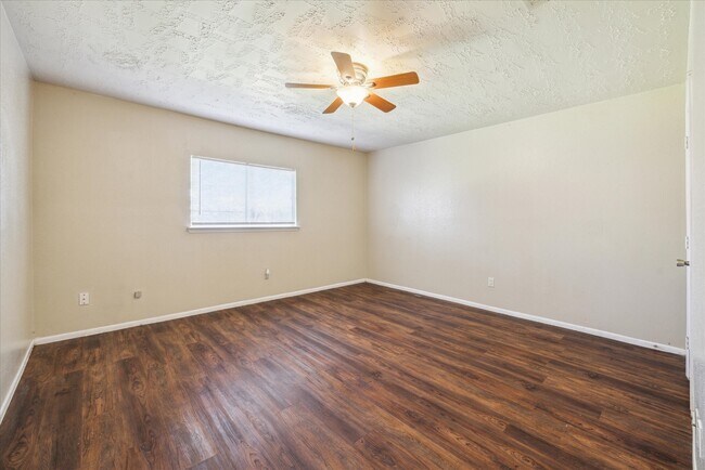 Building Photo - 23902 Silversmith Ln