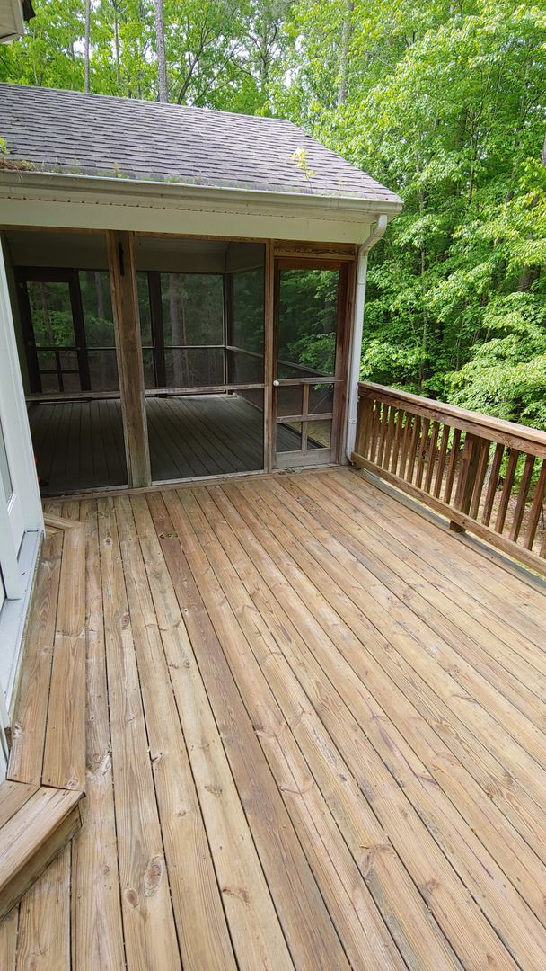 Building Photo - 3-4 BR / 2.5 BA Lovely Two-Story in The Highlands