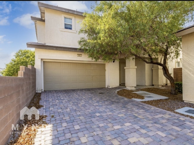 Building Photo - 924 Shades End Ave