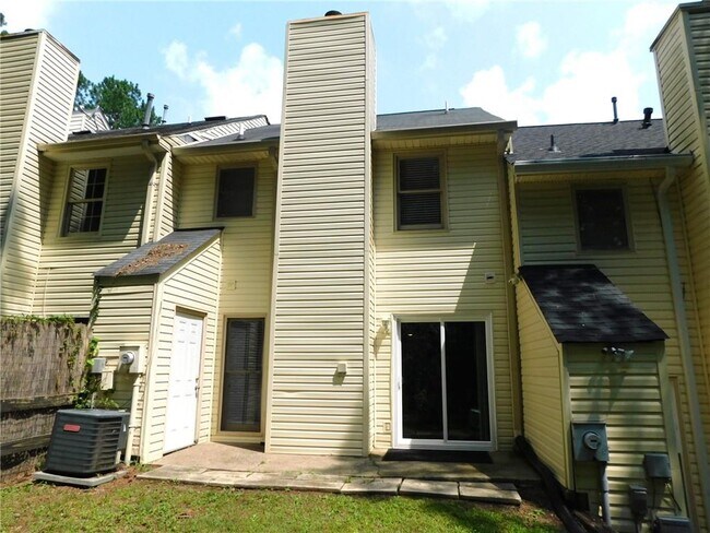 Building Photo - 2775 New S Dr