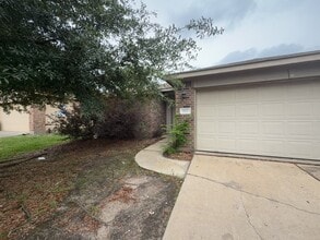 Building Photo - 811 Lovebug Ln