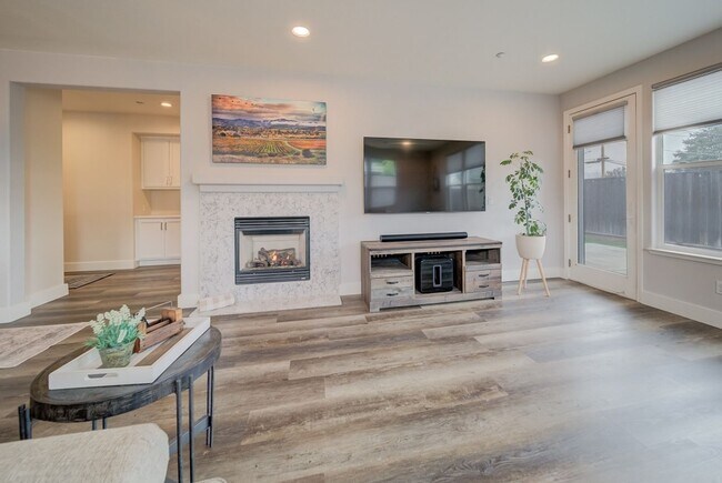 Building Photo - Modern Elegance in the Heart of North Napa