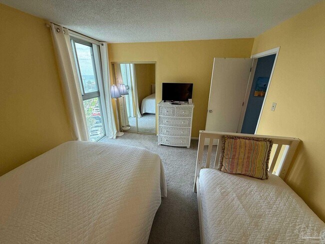 Building Photo - 1200 Fort Pickens Rd