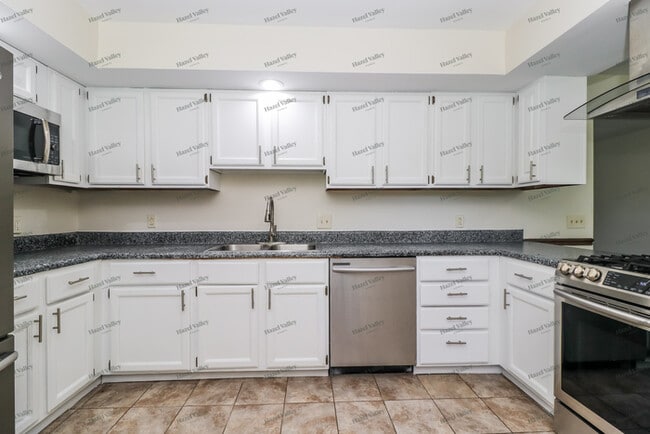 Building Photo - 12240 Kimbrough Dr