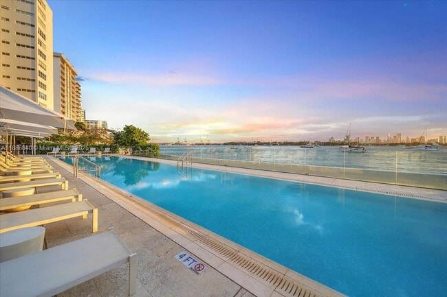 Building Photo - 1300 Monad Ter